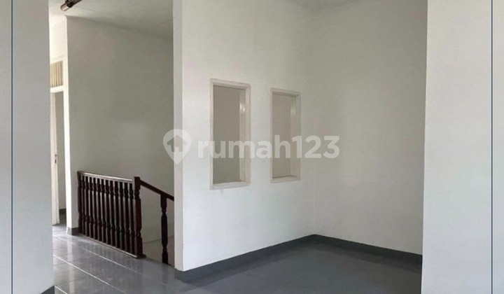 Dijual Cepat - Rumah Bagus Siap Huni Lokasi Sangat Strategis Dekat Pasar & Bisa Kpr Di Komplek Kebon Jeruk Indah, Jakarta Barat 2