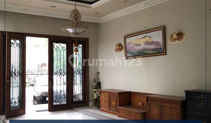 For Quick Sale - Luxurious Corner House Well-Maintained Comfortable Environment & KPR Available in North Jakarta