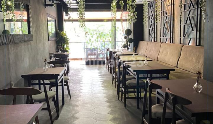 For Quick Sale - Fully Furnished Hotel in a Very Strategic Location, Two-Car Wide Road on Gunung Sahari, Central Jakarta.