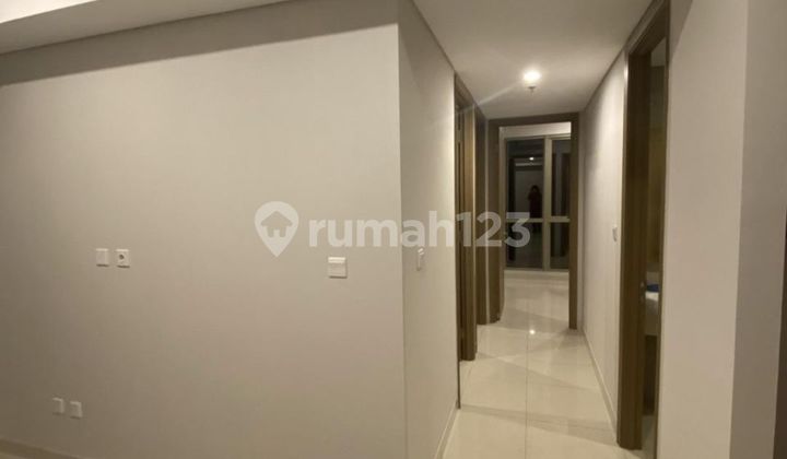 Dijual Cepat Apartemen 3Br Lantai Paling Tinggi Semi Furnished di Apartemen Taman Anggrek Residence, Jakarta Barat 2