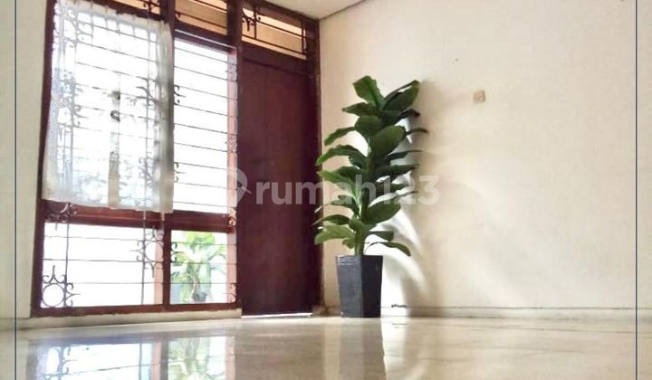 Dijual Cepat - Rumah Posisi Hoek Siap Huni & Bisa Kpr Di Jakarta Pusat 2