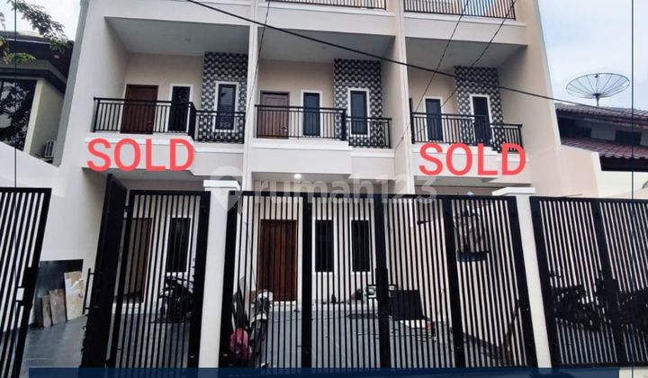 Dijual Cepat - Brand New Modern Minimalist House Lokasi Strategis Lebar Jalan 2 Mobil Bisa Kpr Di Tanjung Duren, Jakarta Barat