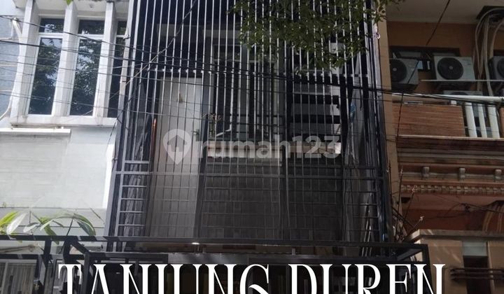 Dijual Cepat Rumah bisa untuk Kost Lokasi Sangat Strategis di Tanjung Duren, Jakarta Barat