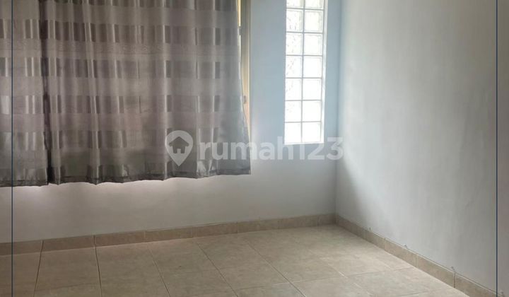 Dijual Murah - Rumah Tinggal Siap Huni Semi Furnished Bangunan 3 Lantai Lokasi Sangat Startegis & Bisa KPR Di Tanjung Duren, Jakarta Barat 2