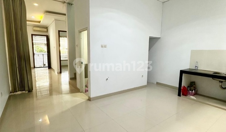 Dijual Cepat Rumah Modern Siap Huni Lokasi Strategis di Duri Kepa, Jakarta Barat 2