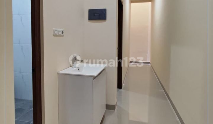 Dijual Cepat - Brand New Modern Minimalist House Lokasi Strategis Lebar Jalan 2 Mobil Bisa Kpr Di Tanjung Duren, Jakarta Barat 2