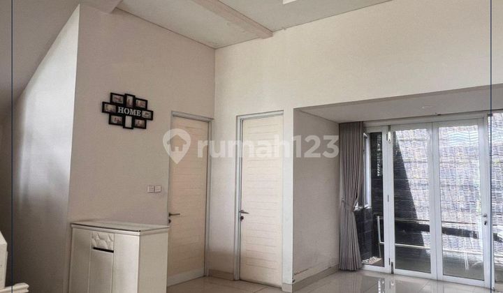 For Quick Rent - Nice Semi-Furnished House, Flood-Free, Safe Neighborhood, Highly Strategic Location in Duta Garden, Tangerang