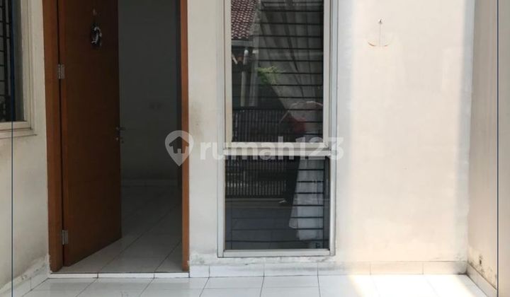 Dijual Murah Rumah Tinggal Siap Huni Bangunan 2 Lantai Lokasi Strategis Di Tanjung Duren, Jakarta Barat 2