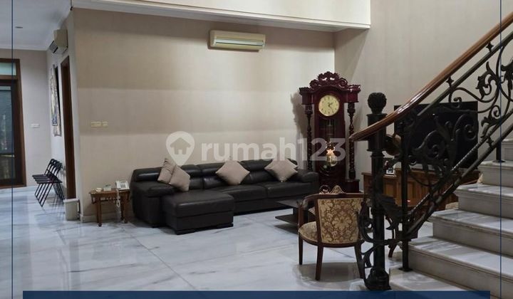 Dijual Cepat - Rumah Bagus Siap Huni Lokasi Sangat Strategis Lingkungan Nyaman & Bisa Kpr Di Intercon, Kebon Jeruk