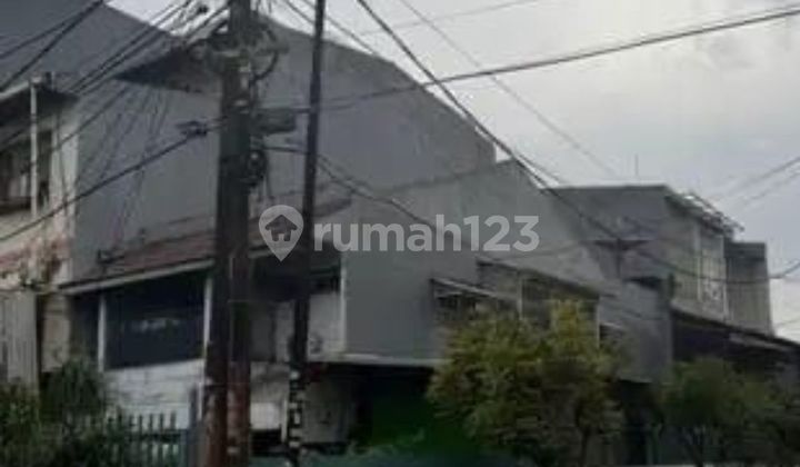 Dijual Cepat Rumah Posisi Hoek Lokasi Strategis di Taman Kosmos, Jakarta Barat 2