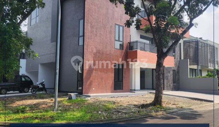 Dijual Cepat - Rumah Baru Dan Mewah Posisi Hoek Lingkungan Nyaman & Bisa KPR Di Alam Sutera, Tangerang Dijual Cepat - Rumah Baru Dan Mewah Posisi Hoek Lingkungan Nyaman & Bisa KPR Di Alam Sutera, Tangerang