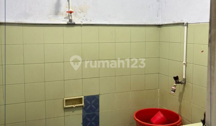 For Sale Fast - Strategic Boarding House Location Near University & KPR Available in West Jakarta 2