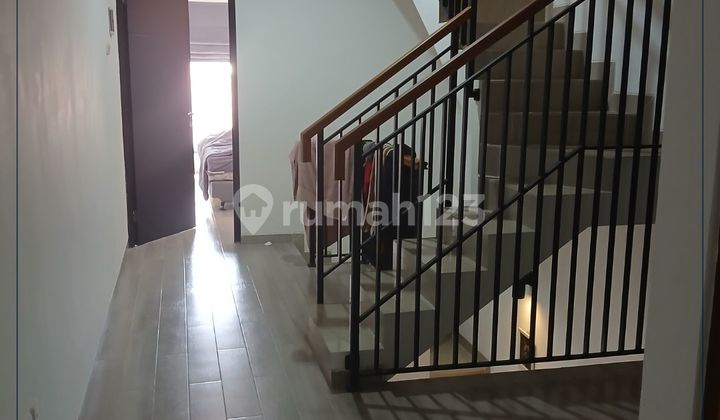 Dijual Cepat - Rumah Tinggal Siap Huni Lokasi Sangat Strategis Lingkungan Nyaman & Bisa Kpr Di Kedoya Selatan, Jakarta Barat