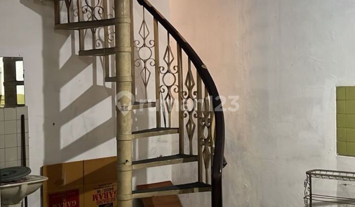 For Sale Fast Cheap House Strategic Location in Tanjung Duren, West Jakarta 2