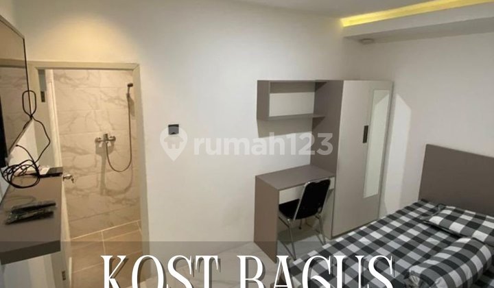 House for Sale – Good & Luxury Boarding House, Strategic Location in Palmerah, West Jakarta 1