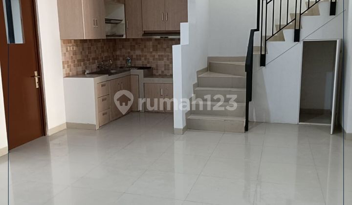 Dijual Cepat - Rumah Minimalis Siap Huni Lokasi Sangat Strategis Row Jalan 2 Mobil & Bisa Kpr Di Komplek Kebon Jeruk Indah, Jakarta Barat 2