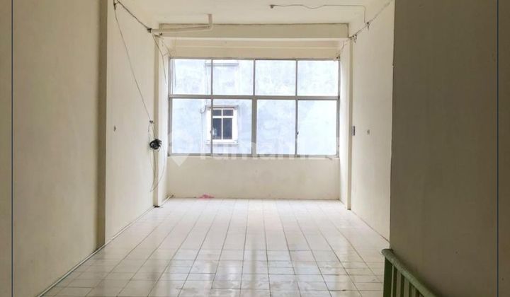 For Rent Cheap - Ready-to-Use Shop House Very Strategic Location Two-Car Row Road In Jembatan Lima, West Jakarta