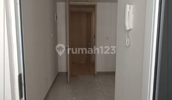 For Sale Cheap - 2BR Low Floor Apartment with Garden View, Very Strategic in North Jakarta 2