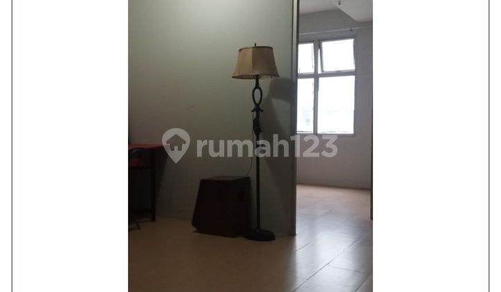 Cheap Sale - Semi Furnished Low Floor Apartment in South Jakarta 2