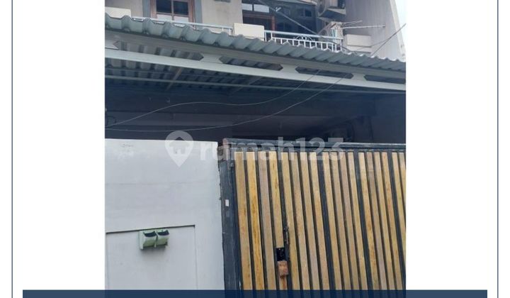 Quick Sale Ma'am - Affordable Ready-to-Occupy House with KPR Option in West Jakarta