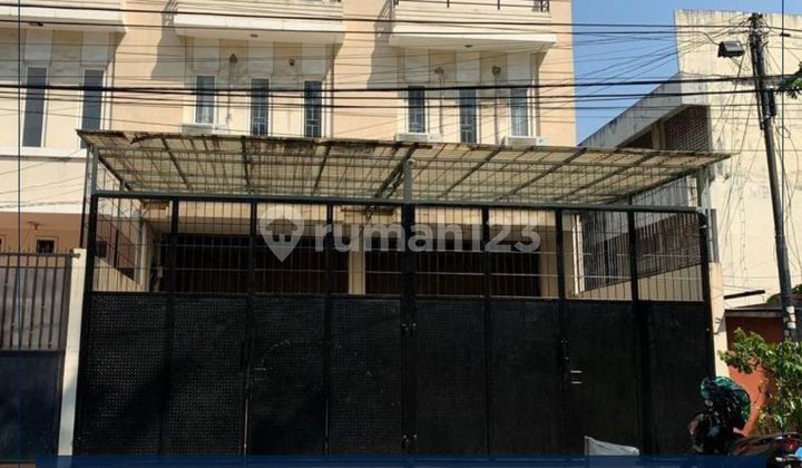 Dijual Cepat - Ruko Gandeng Rapih Lokasi Sangat Strategis Cocok Untuk Gudang & Bisa Kpr Di Taman Sari, Jakarta Barat Dijual Cepat - Ruko Gandeng Rapih Lokasi Sangat Strategis Cocok Untuk Gudang & Bisa Kpr Di Taman Sari, Jakarta Barat