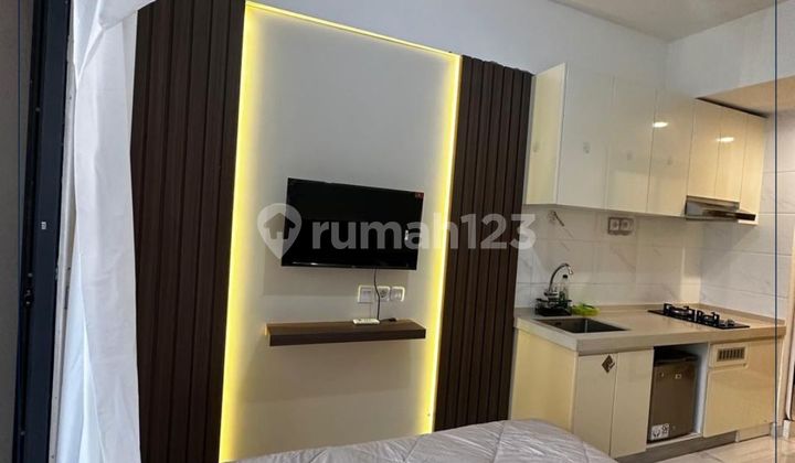 For Sale Cheap Price Drop - Nice Studio Apartment Fully Furnished High Floor Pool & City View At Skyhouse Apartment Bsd, Tangerang 2