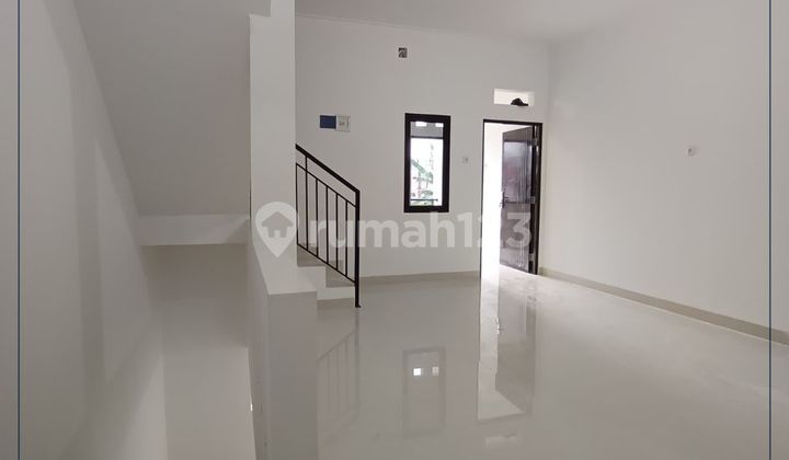 Dijual Cepat - Rumah Baru Siap Huni Bebas Banjir Lebar Jalan 2 Mobil & Bisa KPR Di Duri Kepa,  Jakarta Barat 2