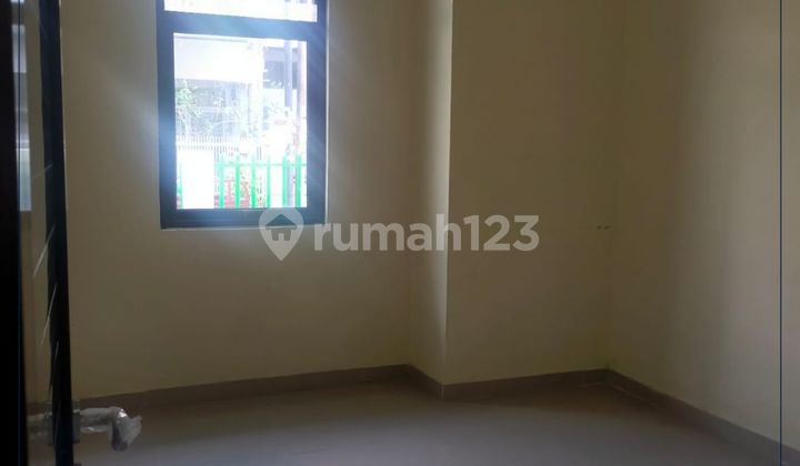 Dijual Cepat - Rumah Tinggal Siap Huni Lokasi Strategis Di Tanjung Duren, Jakarta Barat 2