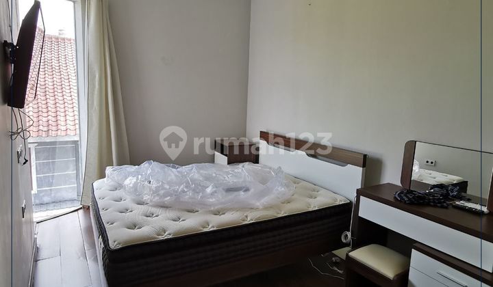 Dijual Cepat Rumah Bagus Siap Huni Full Furnished di Tanjung Duren, Jakarta Barat