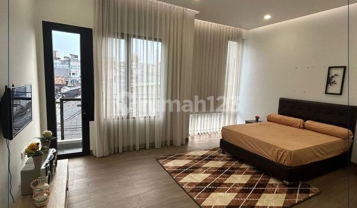 For Sale Fast - Brand New House Ready to Live In Semi Furnished & KPR Available in Central Jakarta 2