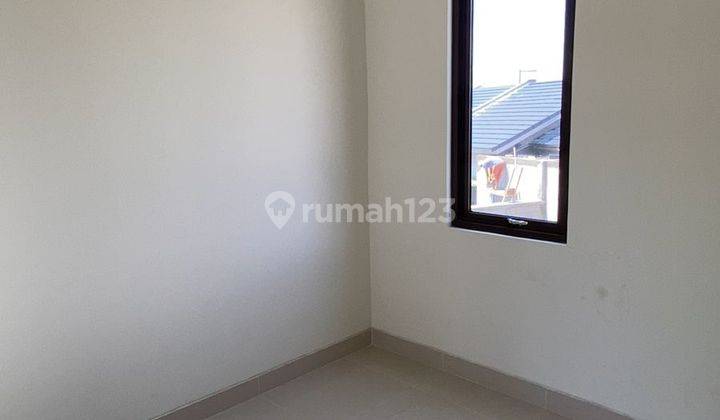 Rumah 2 Lantai SHM di Cluster Amagriya, Podomoro Park 2