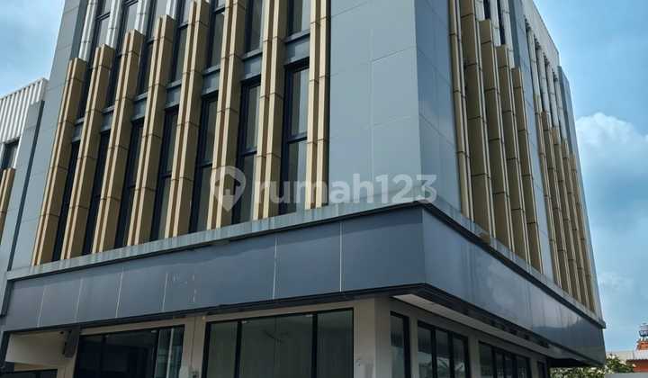 Disewakan Ruko Hook Downtown Madison Kota Wisata, Ciangsana, Kab Bogor 2