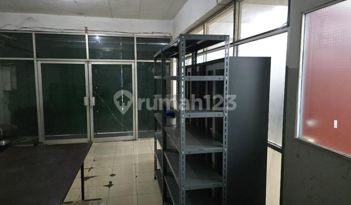 Disewakan 2 Ruko Gandeng Di Jl. Pangeran Jayakarta , Jakarta Pusat.  2