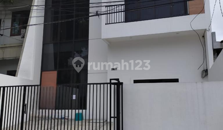 Hunian Minimalis Modern 2 Lantai SHM di Cengkir Timur