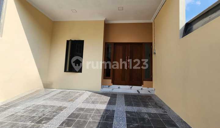 Brand New ! Rumah Siap Huni 2 Lantai + Rooftop di Hibrida