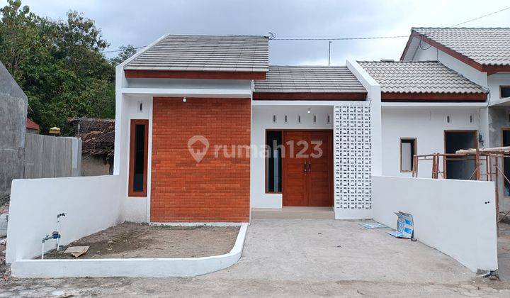 Wow, beli rumah modern dekat Abhayagiri cuma 300 jt-an siap KPR 1