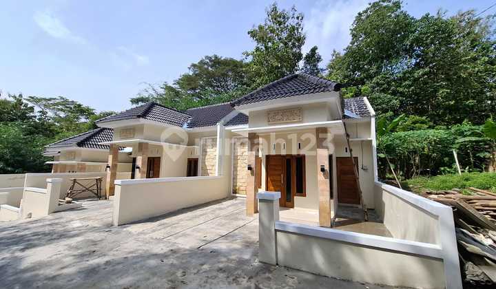 House in Moyudan Sleman Priced at Only 300 Million - Ready to Become Your Property! 2