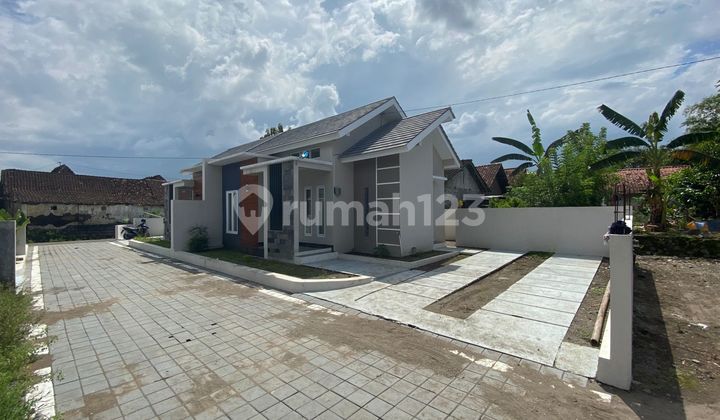 Ready-to-Occupy House in Kalasan Sleman, 3 Minutes from Prambanan Temple! 2