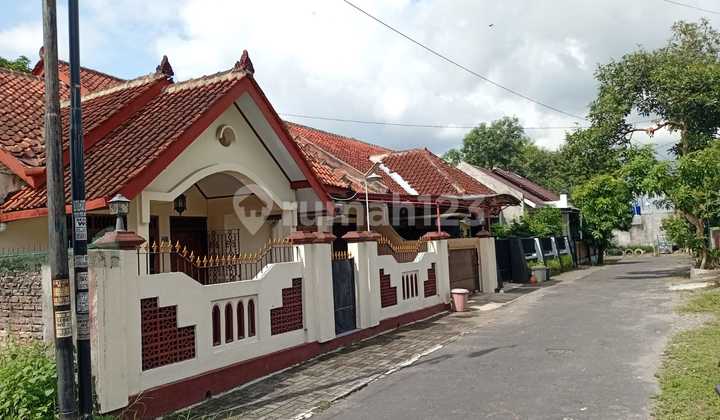 Super Murah Rumah Siap Huni Luas 221 M2 di Klasan Sleman 2