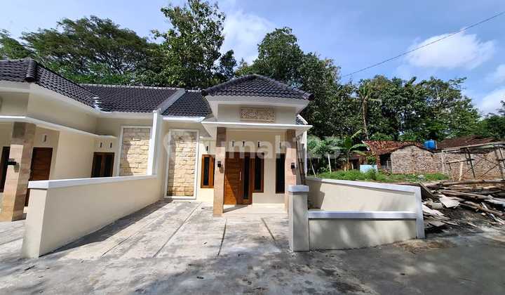 House in Moyudan Sleman Priced at Only 300 Million - Ready to Become Your Property!