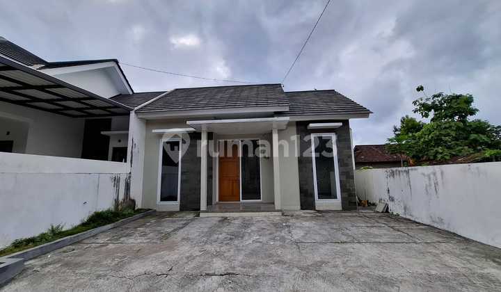 Rumah Siap Huni Sleman 3 Kt Akses Mudah ke Jl Kadisoka 2