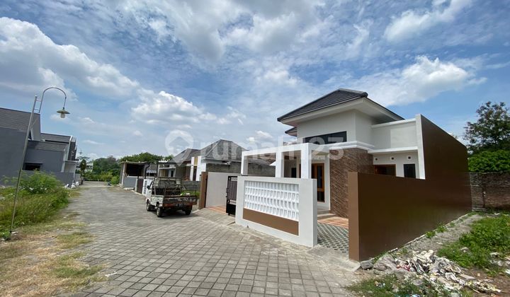 Miliki Rumah Mewah 3 Kamar di Ngemplak Ini, Desain Elegan!