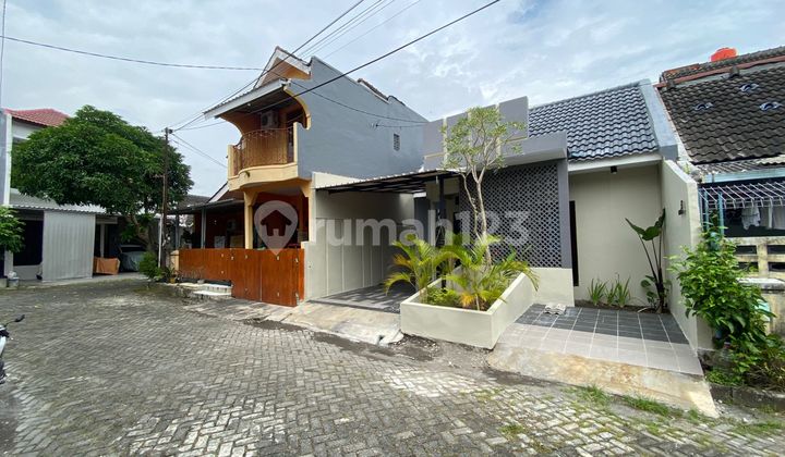 One Gate System & Bonus Kitchen Set, Rumah Ini Sedang Ada Promo Harga! One Gate System & Bonus Kitchen Set, Rumah Ini Sedang Ada Promo Harga!
