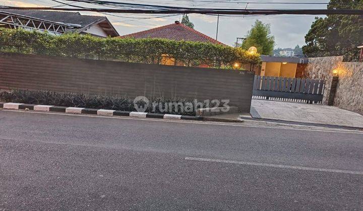 Rumah Luas Strategis Bisa Untuk Usaha di Jalan Raya Ciumbuleuit 1