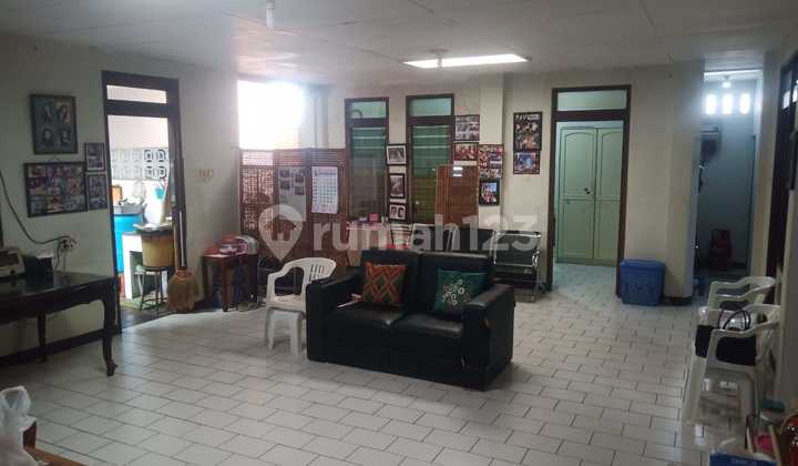 For Sale Well-Maintained Ready-to-Live House in Sayap Pasirkaliki, Bandung City 2