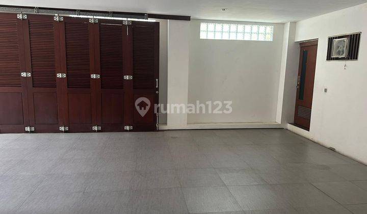 Rumah Semi Villa 3 Lantai 6 Kamar Gatot Subroto Dekat Kerobokan 2
