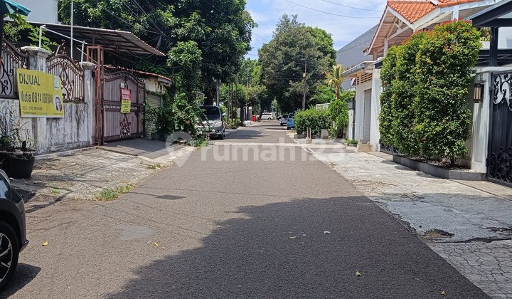 Jual Lahan Bonus Rumah di Kebayoran Baru, Dekat Gandaria City dan Senayan Jual Lahan Bonus Rumah di Kebayoran Baru, Dekat Gandaria City dan Senayan