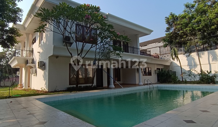 Lahan Luas Bonus Rumahdi Area Kemang, Jakarta Selatan