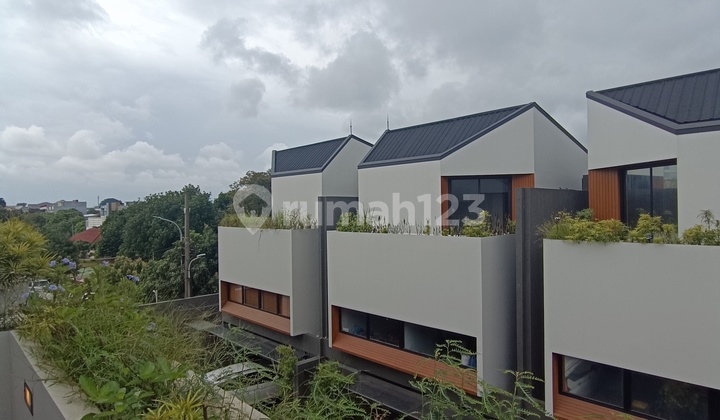 Disewakan Hunian Baru dan Full Furnished di Townhouse Veteran, Bintaro Disewakan Hunian Baru dan Full Furnished di Townhouse Veteran, Bintaro