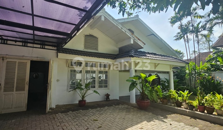 Rumah Full Renovasi Diarea Kemag Timur dengan Halaman Luas